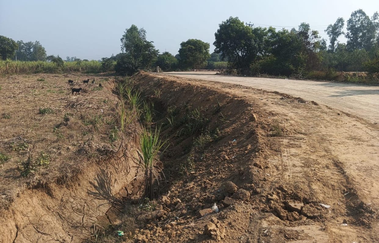 Soil was lifted from the field, farmers demanded compensation