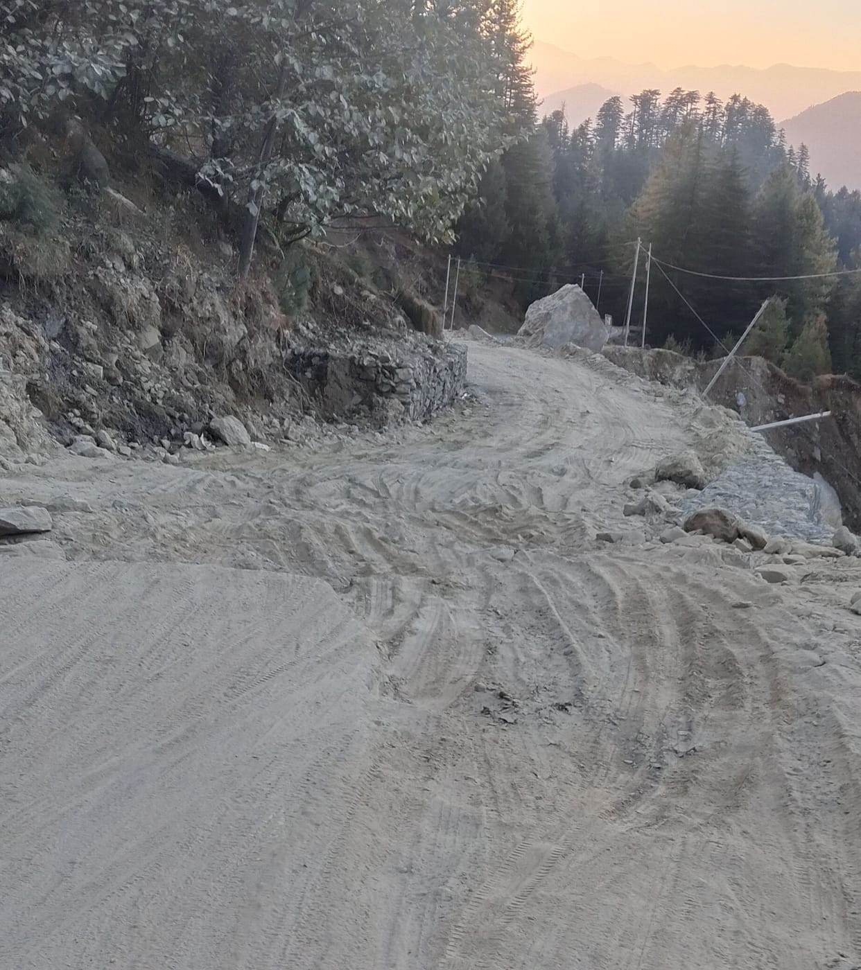 When will NH-305 and Jalori Tunnel be built