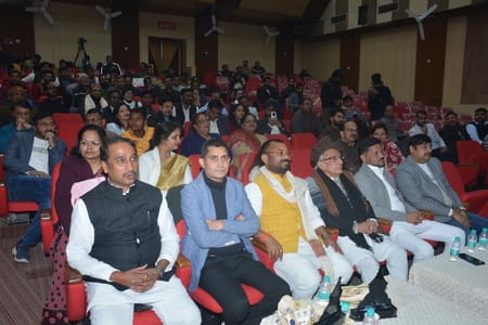An evening filled with mushayara and ghazals
