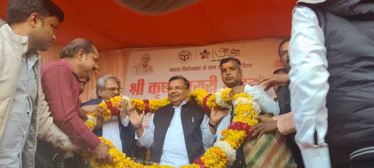 Tourism Minister Jaiveer Singh's jibe: During the Samajwadi Party government, the tourism department's sole job was to make actors dance in Saifai.
