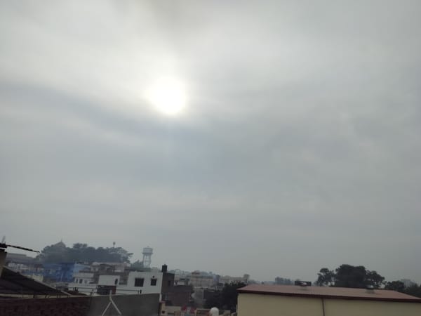 Clouds remained throughout the day, maximum temperature dropped below 20 degrees.