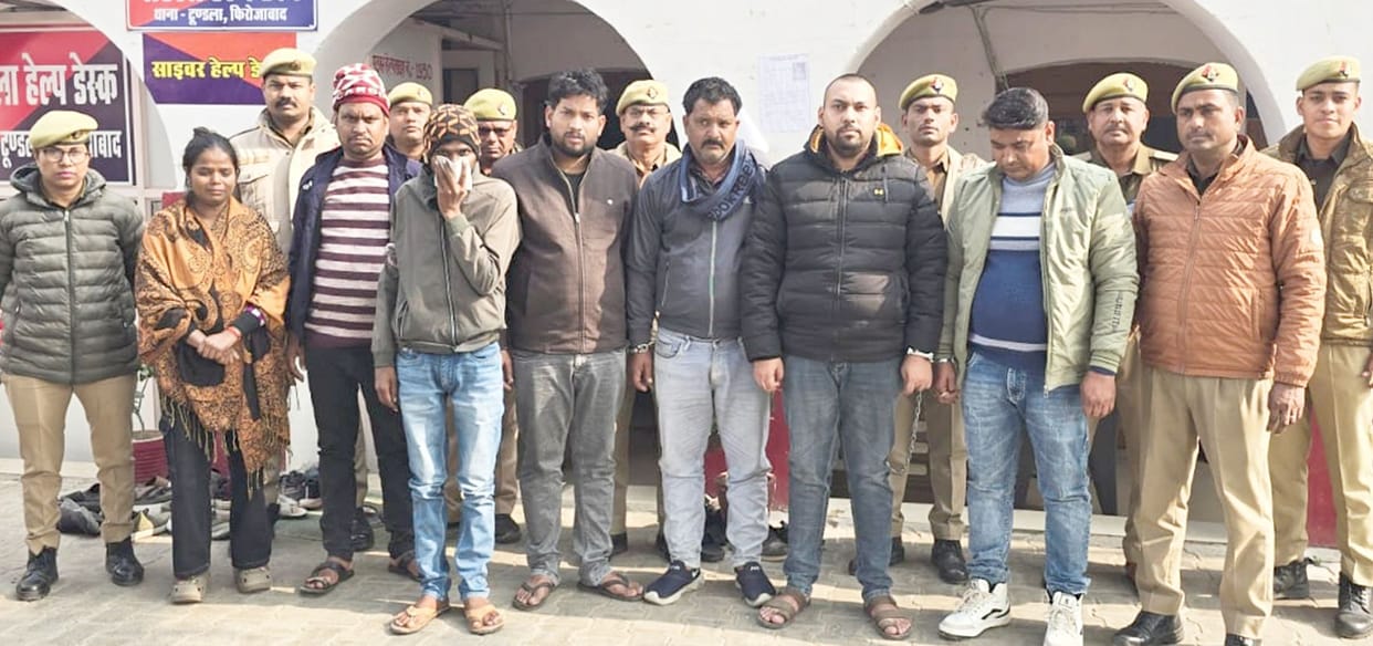 Seven people, including a woman, arrested for embezzling crores of rupees from Tundla sub-post office