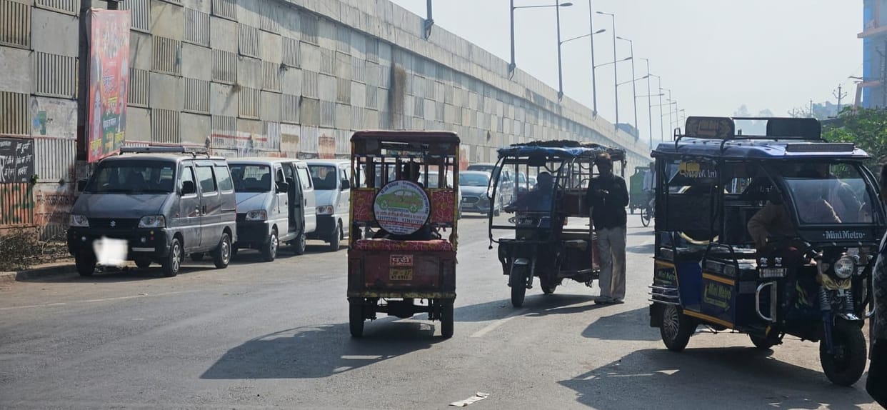 Eco vans are operating from illegal stands.