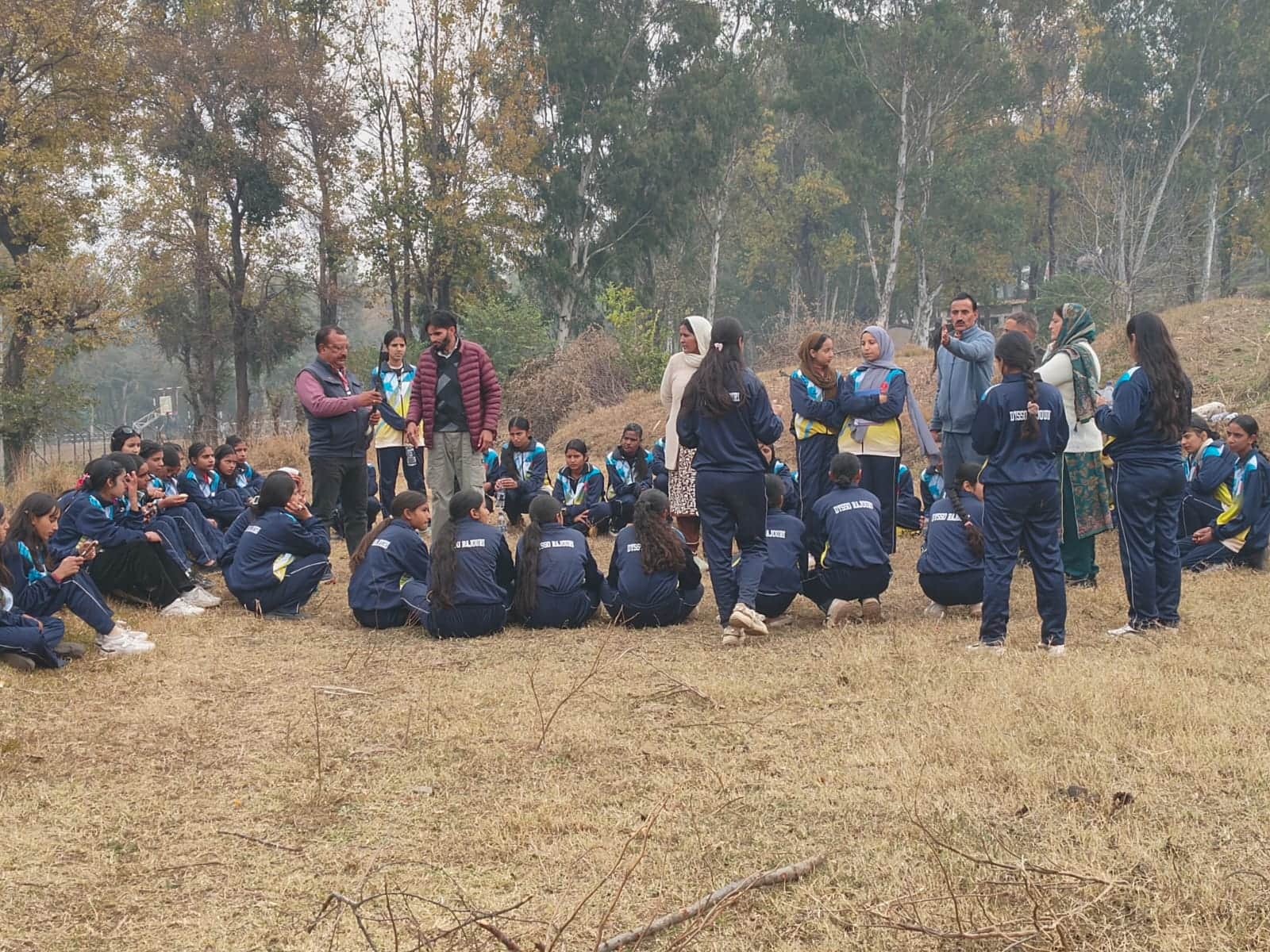 युवा महिलाओं को सशक्त बनाना: यूवा सेवा एवं खेल विभाग राजोेरी ट्रेकिंग एडवेंचर प्रोग्राम तीसरे द