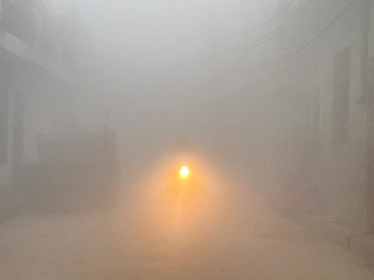 The district is covered in fog, and cold winds will blow tomorrow and the day after.