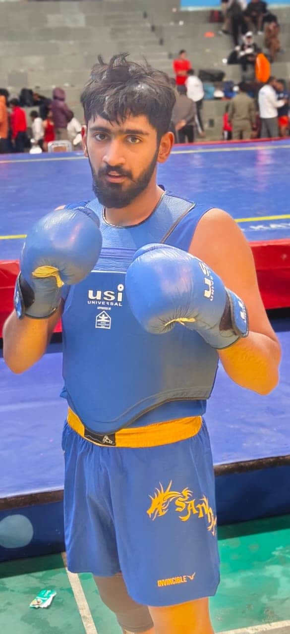 37...अभिनव।