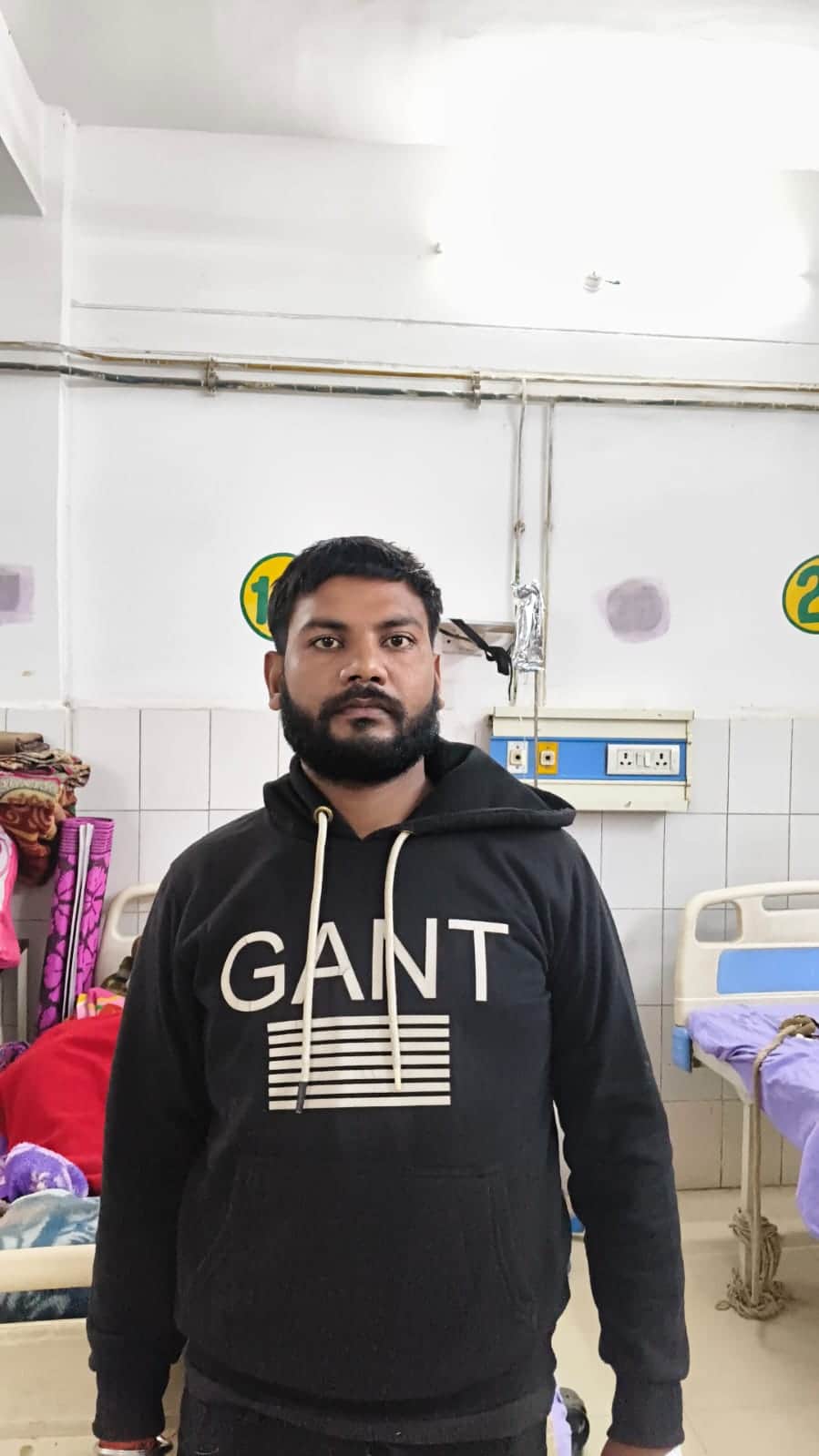 5 : अहरौला थाना क्षेत्र में पुलिस व बदमाश के बीच हुई मुठभेड़ में घायल शेरा सिंह यादव उर्फ शेरू।