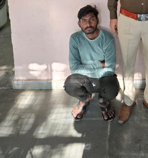 17 lakh duped by showing fear of drugs in parcel, one accused arrested