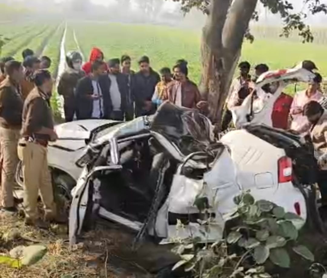 Meerut: Car of friends who had come from Delhi for friend's wedding collided with a tree, two died