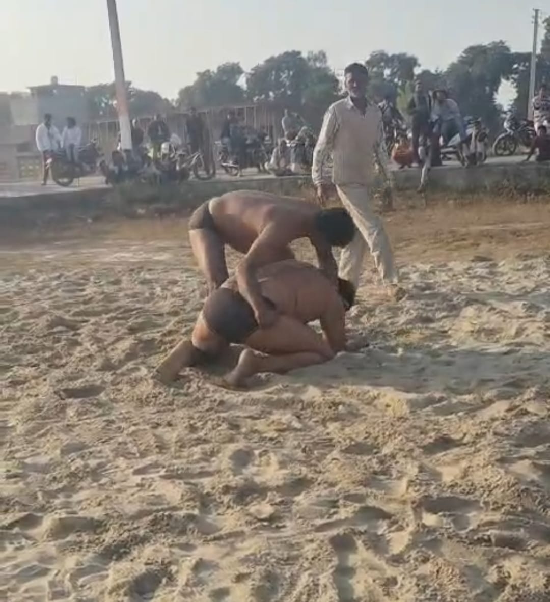 Prashant beats Shahrukh in Dangal