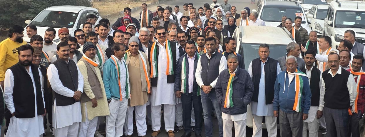 The Congress convoy from Bahadurgarh departed for Delhi for the "Vote Thieves, Leave the Throne" mega-rally.