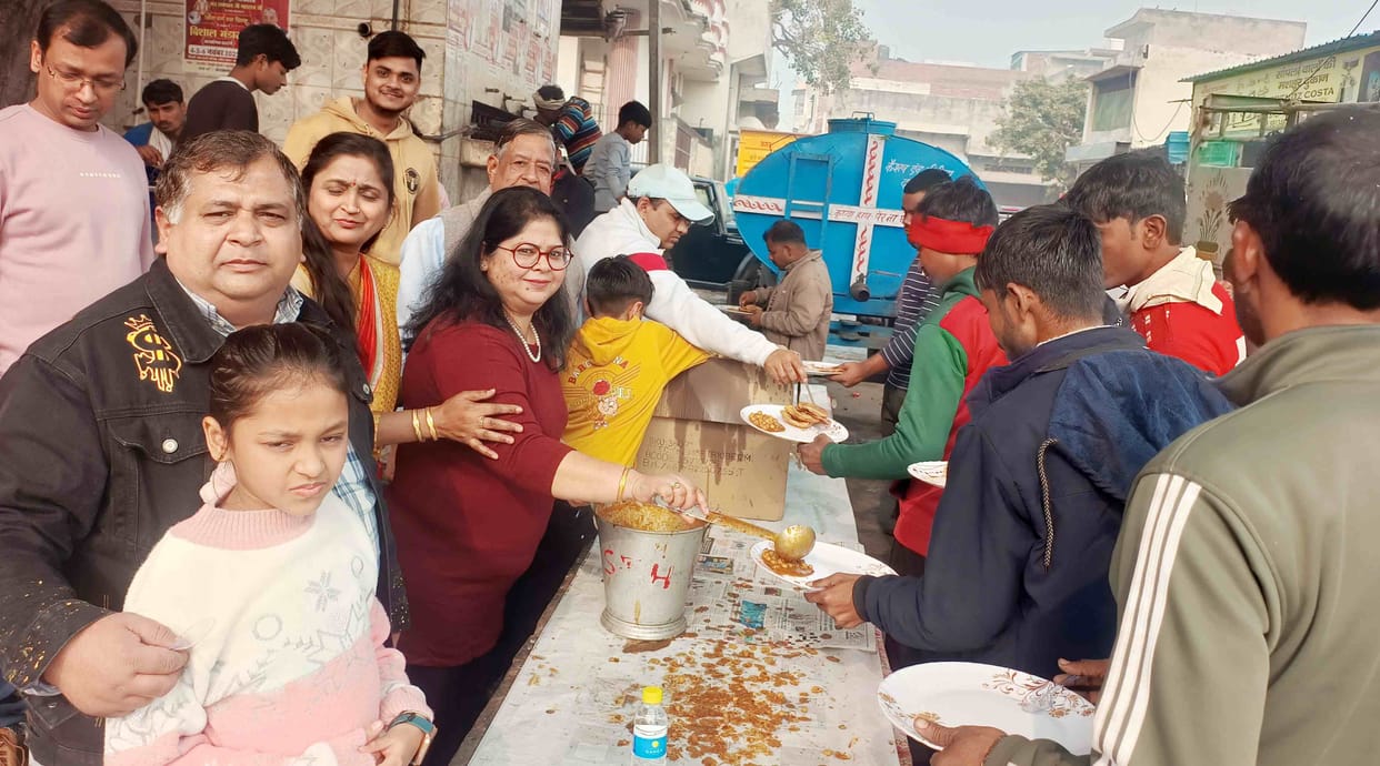 The Jain community celebrated the birth anniversary of Lord Parshvanath.