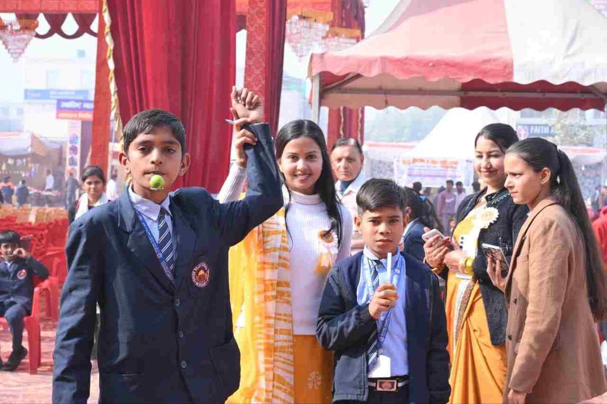 Swadeshi fair features 108-kund Swadeshi pledge ceremony, conveying a message of harmony.