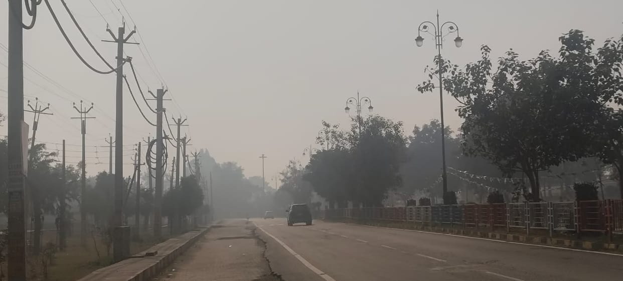 The double whammy of cold and pollution has left the elderly, children and respiratory patients facing hardship.