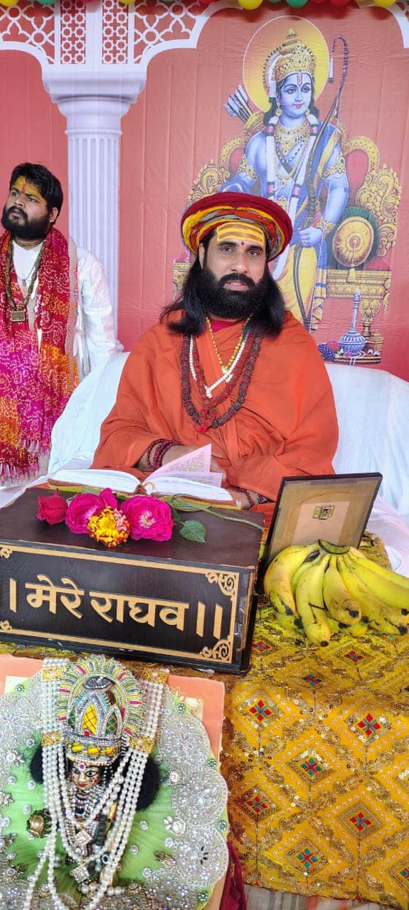 कथा वाचक कार्ष्णि गोपालाचार्य। स्रोत : समिति