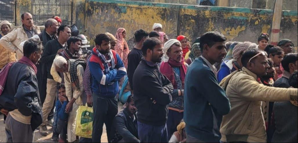 Urea runs out at the cooperative society, farmers return empty-handed