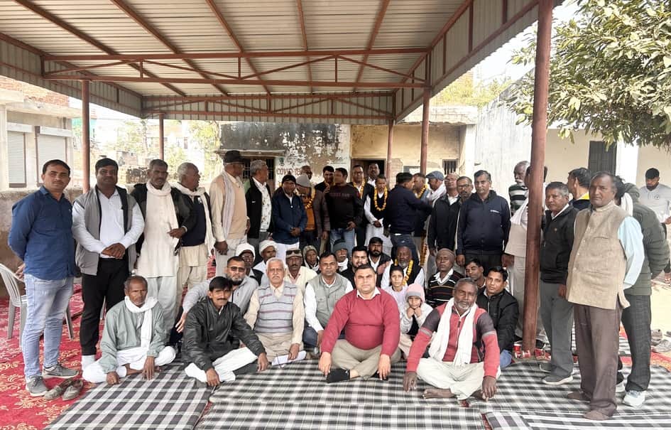 मीरपुर स्थित अनुसूचित जाति धर्मशाला में आयोजित बैठक में पहुंचे समाज के लोग। स्रोत : समाज