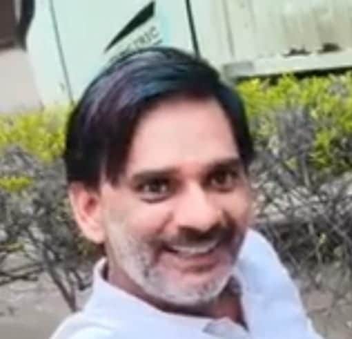 मृतक अनवर की फाइल फोटो व मौके पर मौजूद पुलिस। संवाद