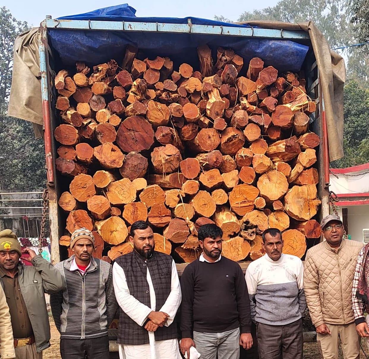 Two smugglers arrested with 10 tonnes of Khair wood
