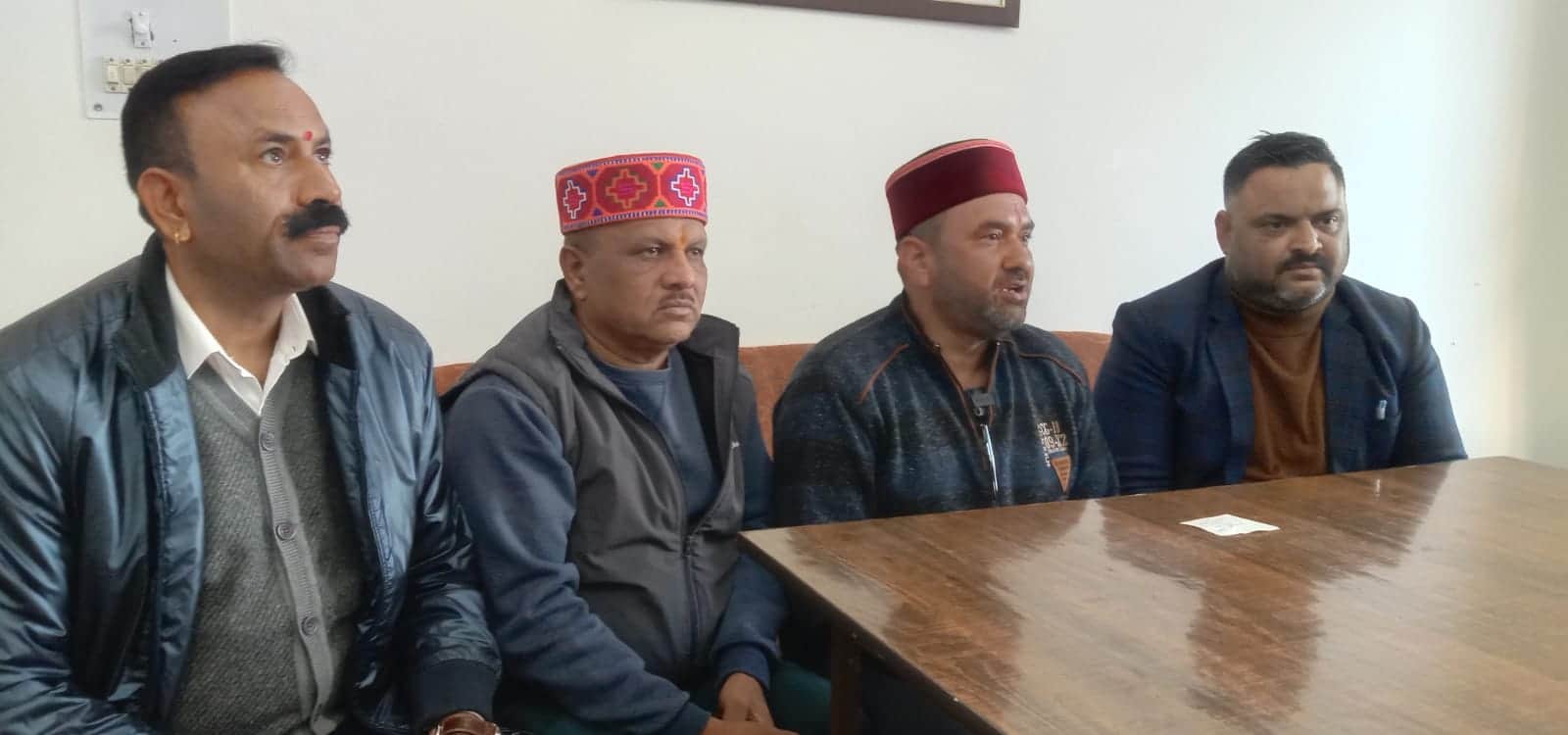 नाहन में प्रेसवार्ता को संबोधित करते भाजपा के जिला उपाध्यक्ष प्रताप ठाकुर। संवाद