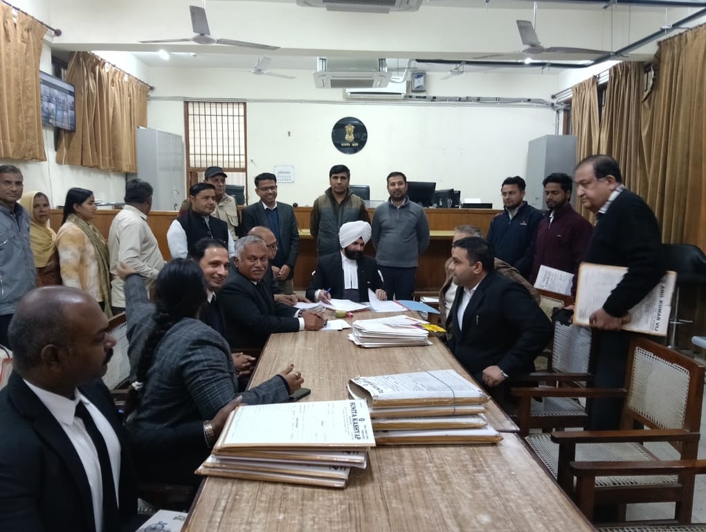 Insurance company gave Rs 19.16 lakh to the corporation employee