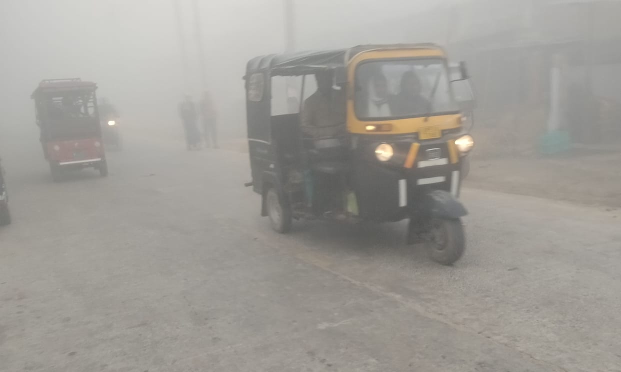 Siddharthnagar News: Clouds covered the day, cold caused trouble