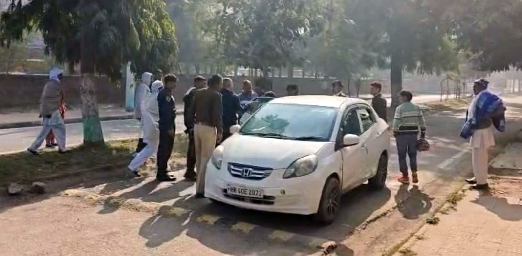 A girl who came seeking protection after having a love marriage was abducted.