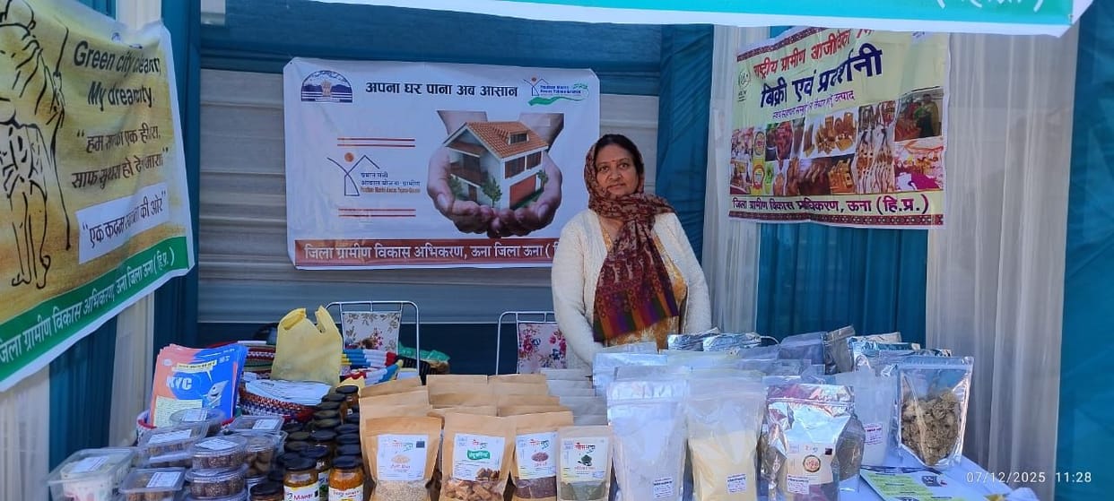 Sudesh from Bahdala became self-reliant by making Petha Badiya and Katira.