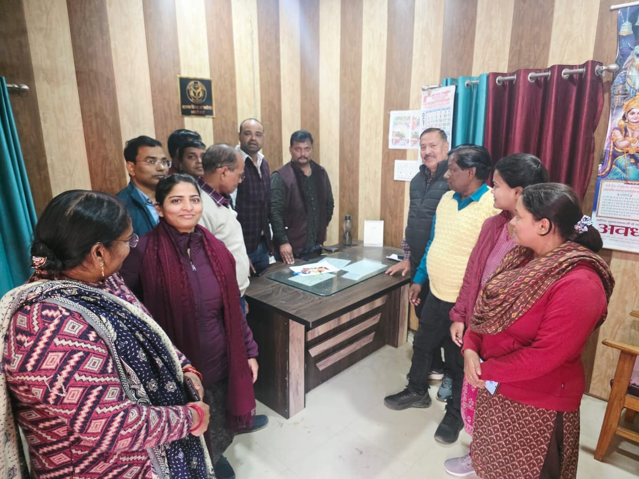 Secretaries returned dongles in protest against online attendance