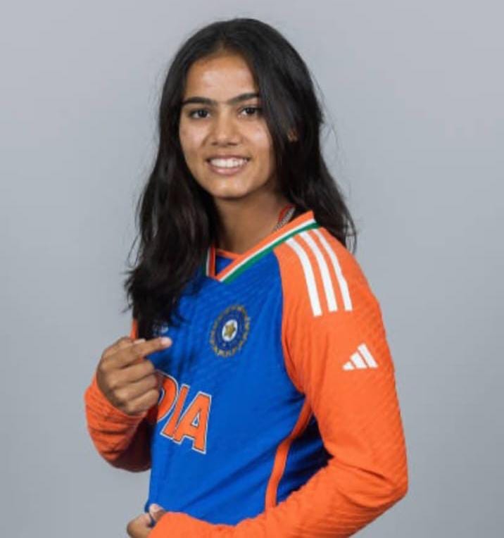 District's daughter Vaishnavi selected in Indian women's cricket team