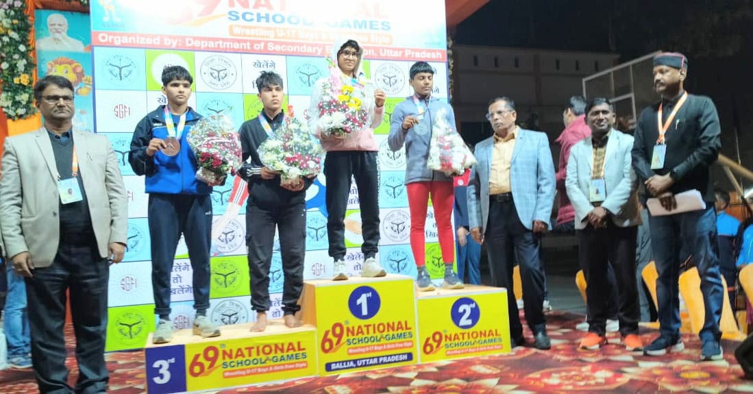 Rakhi defeated the gold medalist to become the champion.