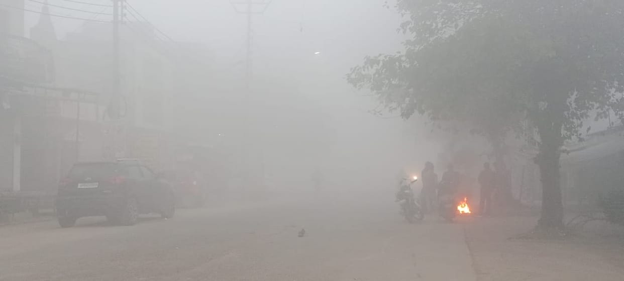 Fog slows down vehicles, Kalindi Express arrives five hours late