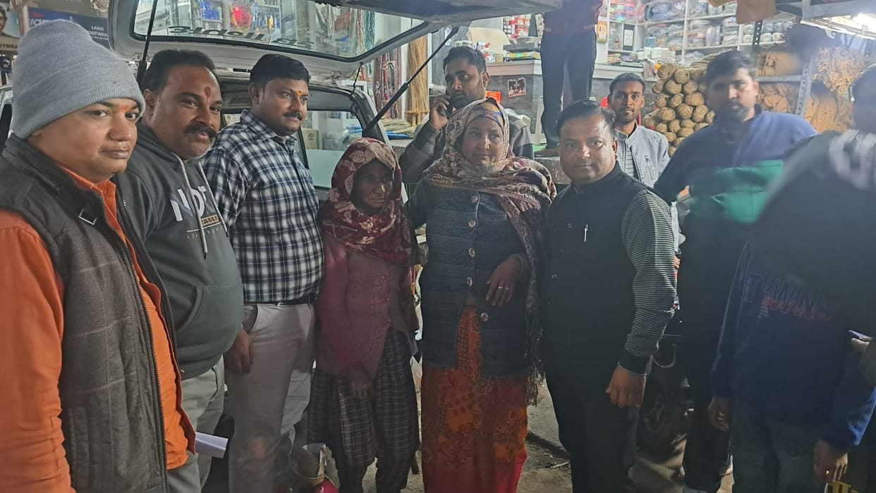 On the initiative of traders, destitute woman got the support of "Apna Ghar"