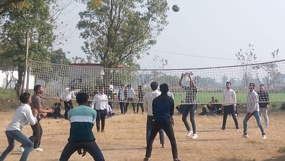 Kuthila Layakpur won in volleyball and Dharikpur won in Kabaddi.