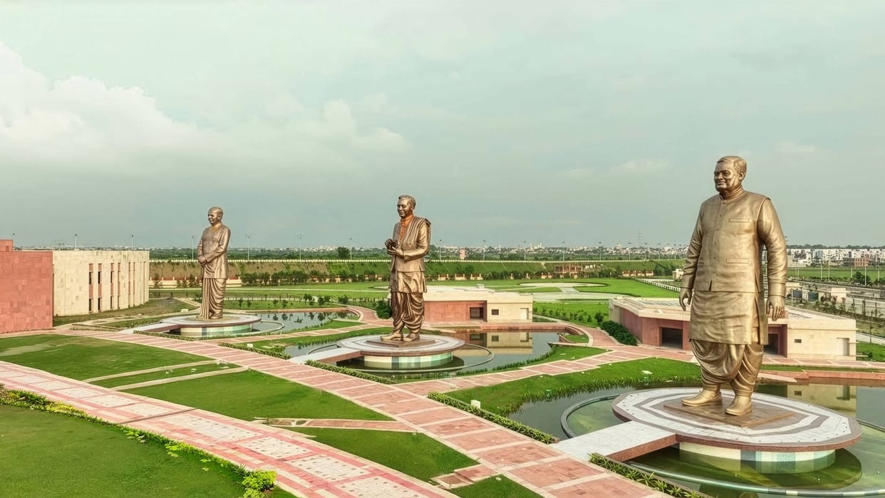 Parking of two thousand vehicles and traffic pose a big challenge at the inauguration ceremony of the National Inspiration Site.