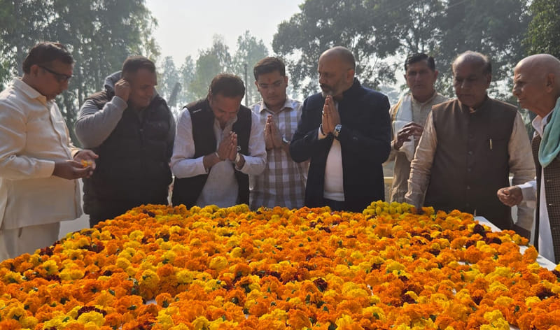 Tributes paid to former MLA Pradhan Ram Dayal Singh on his 13th death anniversary