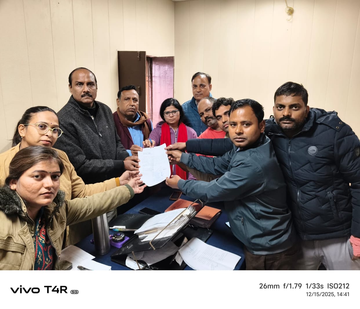 Secretaries surrender their dongles in protest against online attendance