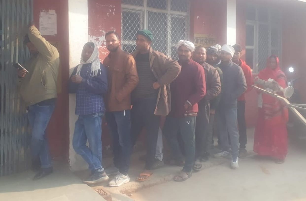Trains full till 30th, scramble for tickets