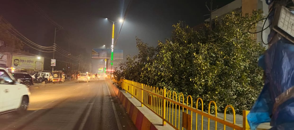 Meerut Road becomes one-way due to falling of tree