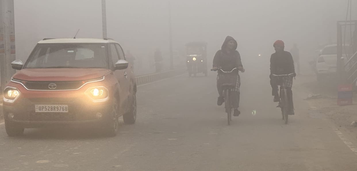 As the fog increases, the air becomes toxic, making breathing difficult.