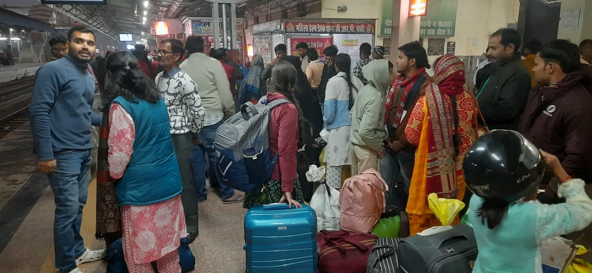 Fog slows down trains, delays many express trains, leaving passengers distressed
