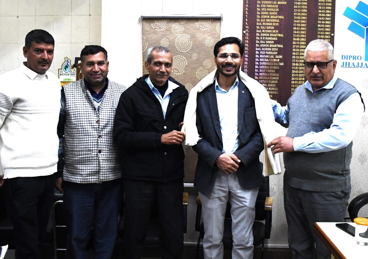 A farewell ceremony was held at the DIPRO office for Manpreet on his selection to the IIS.