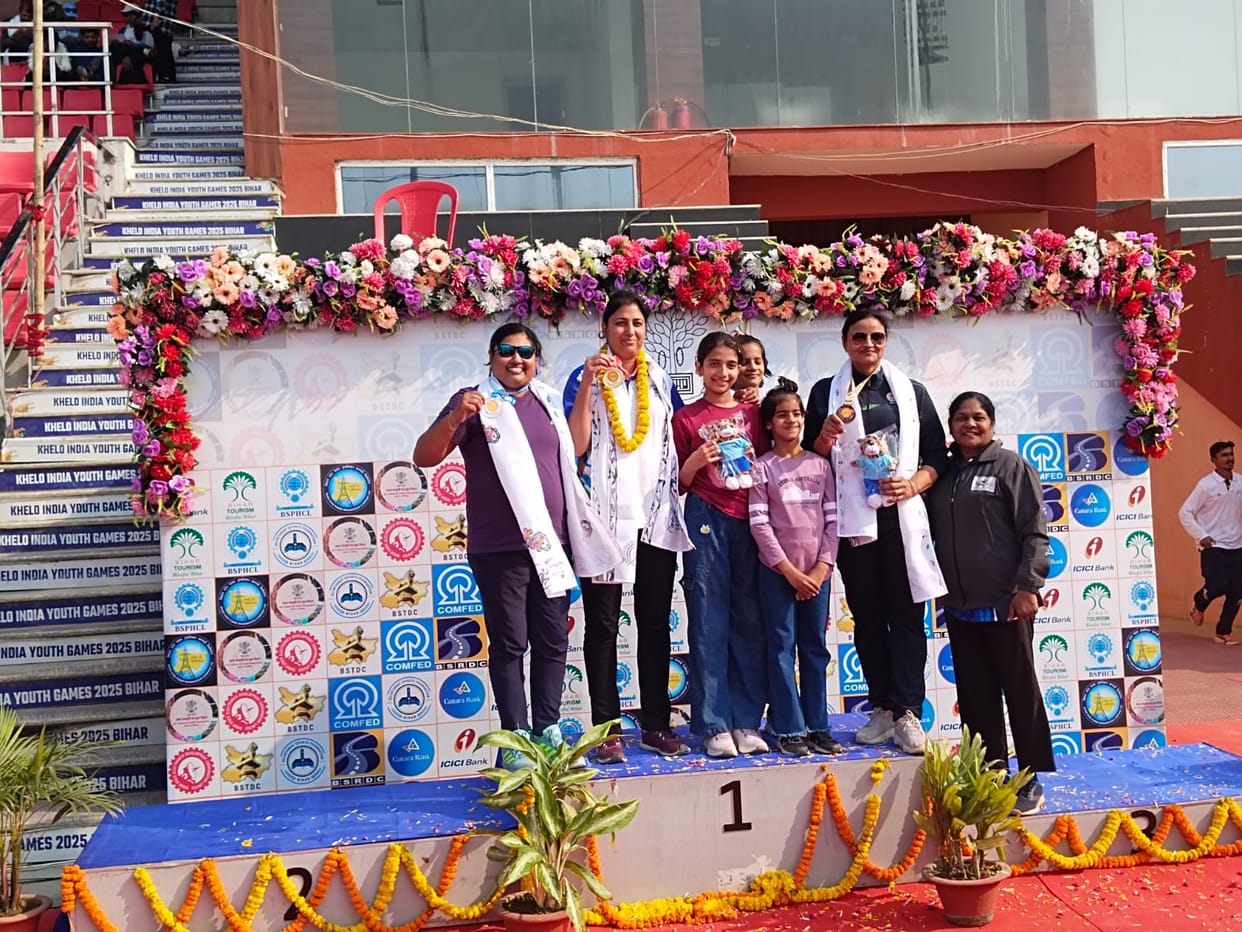Neelam Jakhar won the gold medal at the All India Civil Services Athletics Competition.
