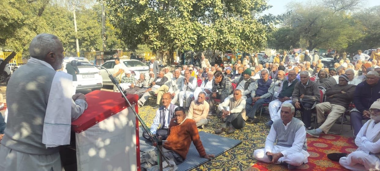 The retired employees' association staged a protest over pending demands.