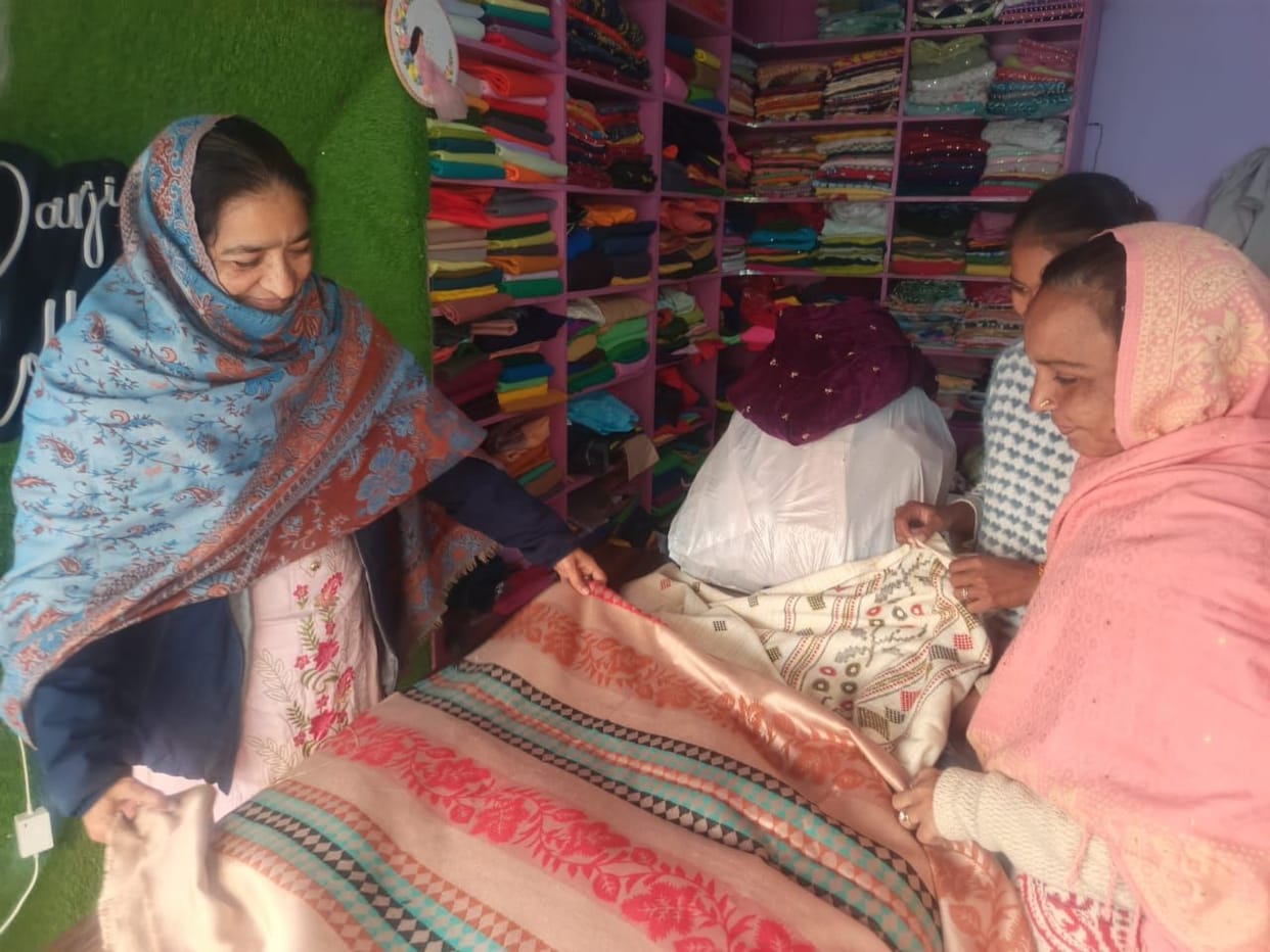 With the onset of colder weather, the demand for shawls has increased in the market, bringing joy to traders.