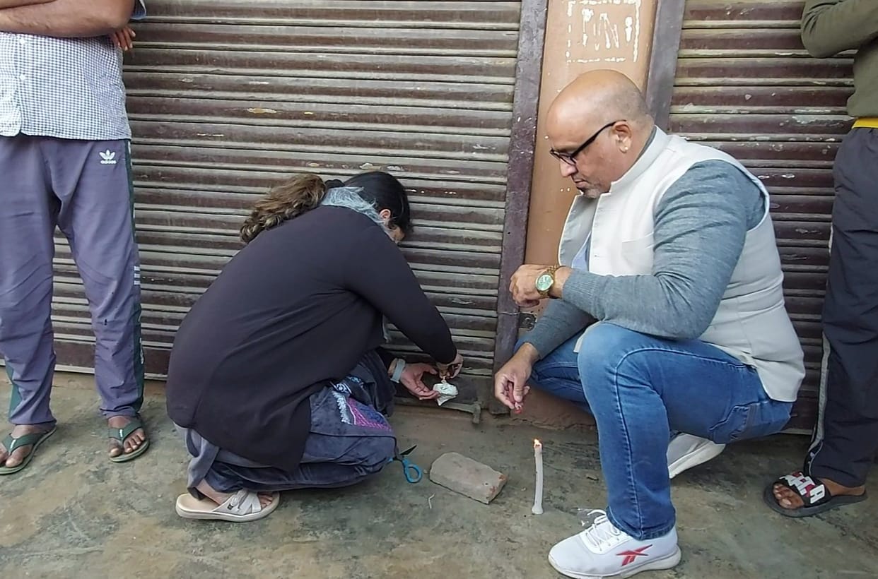 The medical store run by a quack doctor in Sinsar village has been sealed.