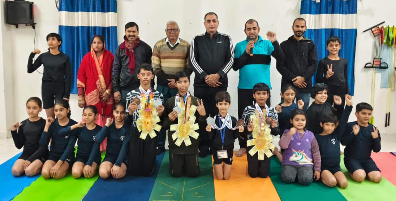 26...राष्ट्रीय योग प्रतियोगिता की विजेता खिलाड़ियों को सम्मानित करते हुए सम्मान समारोह के मुख्य