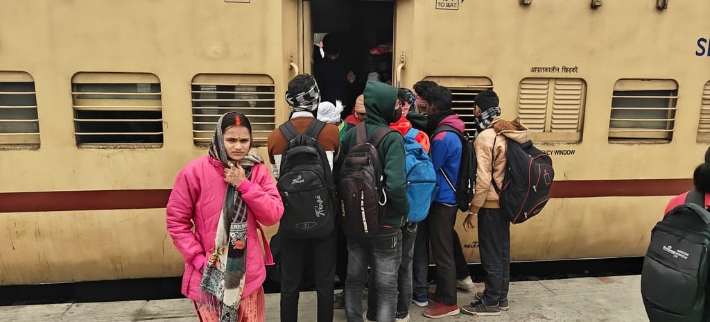 Ten trains, including the Krishak and Bagh Express, were cancelled, and people were jostling in buses.