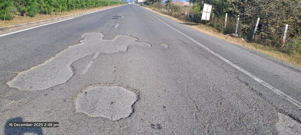 30 lakh rupees in daily toll collection, yet the potholes are just a sham