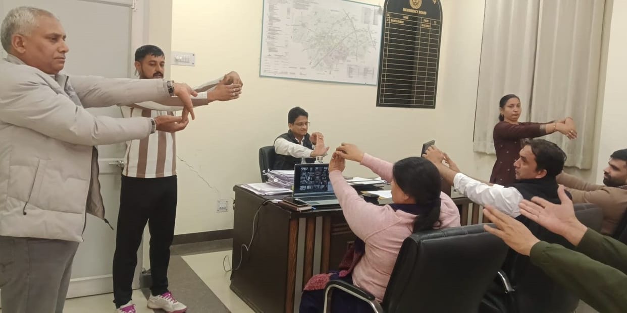 Officials and employees performed yoga during work hours.